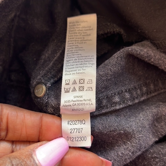 Spanx Women’s Black Ankle skinny Jeans Size Small Petite Tall - Picture 10 of 10
